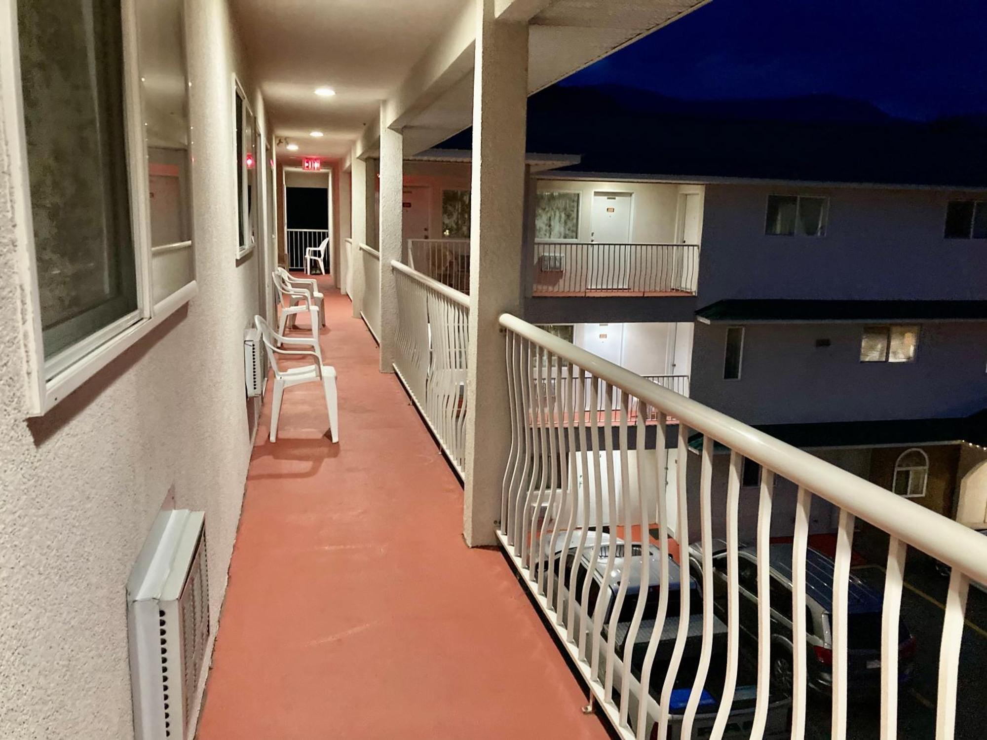 Motel 99 Grand Forks Extérieur photo
