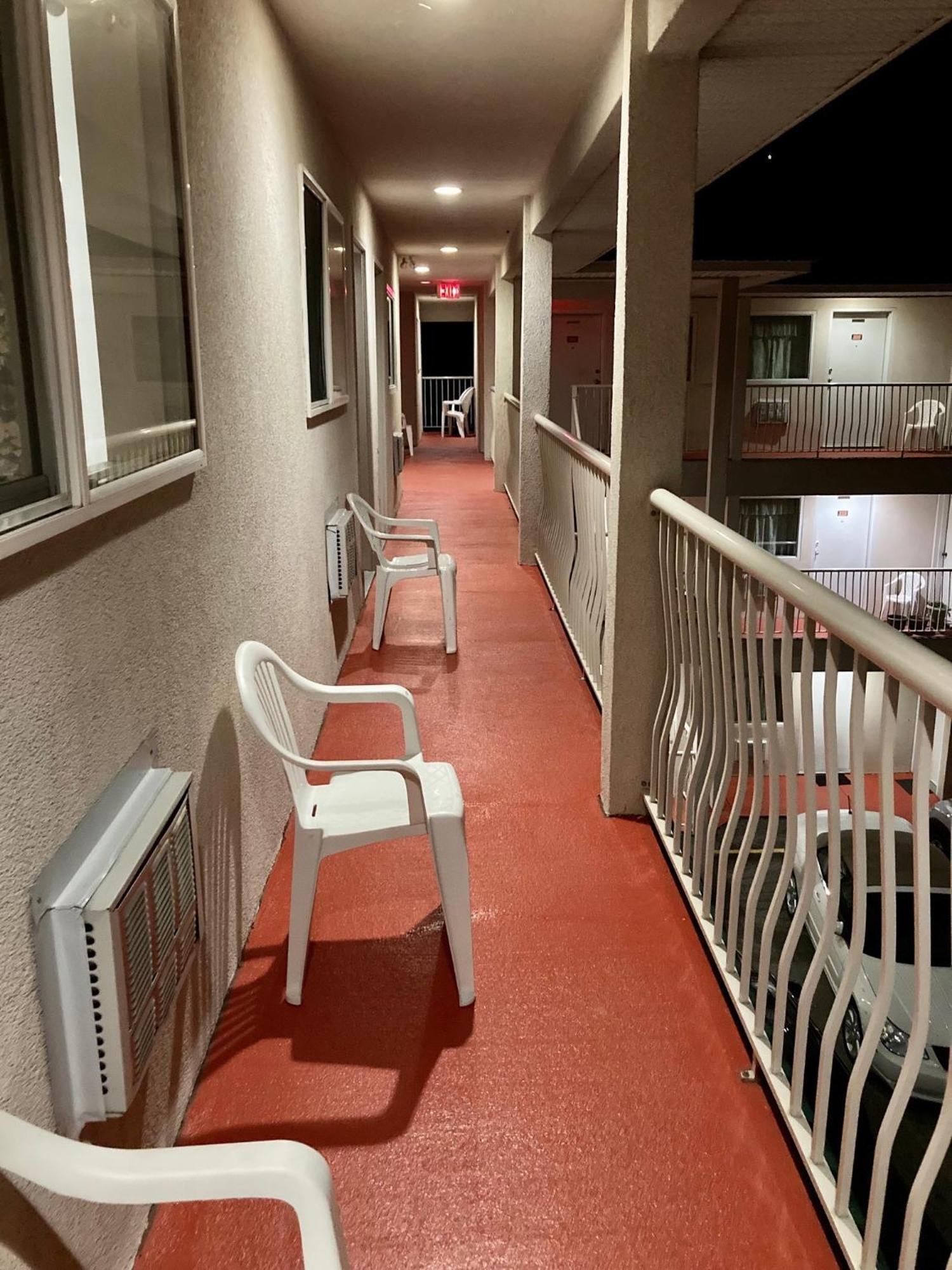 Motel 99 Grand Forks Extérieur photo