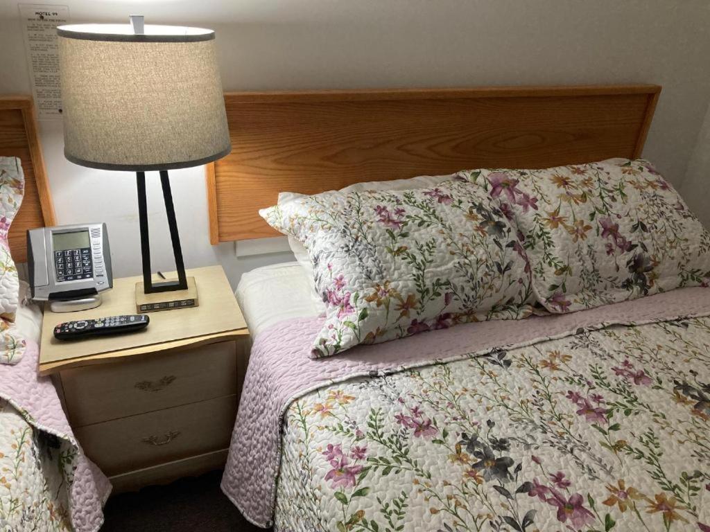 Motel 99 Grand Forks Extérieur photo